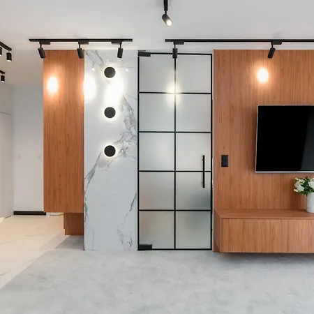 Wilczak Apartment With Free Garage Poznan By Noclegi Renters Exterior photo